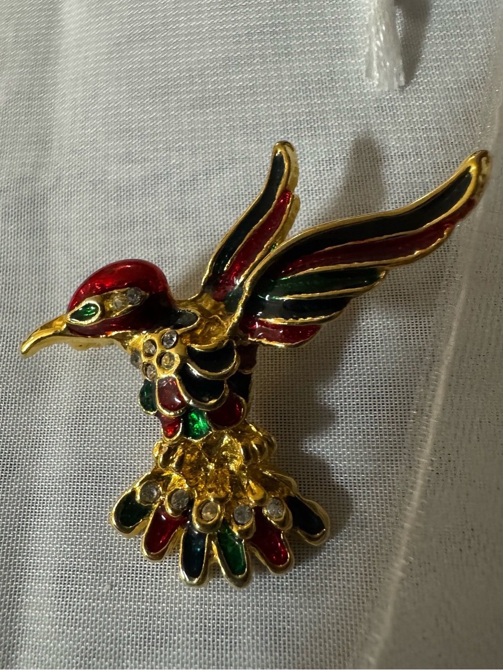 š¦āš„Gold-Tone Multicolor Enamel Bird lovers Pin - NWT comes to in/with mesh pouch
